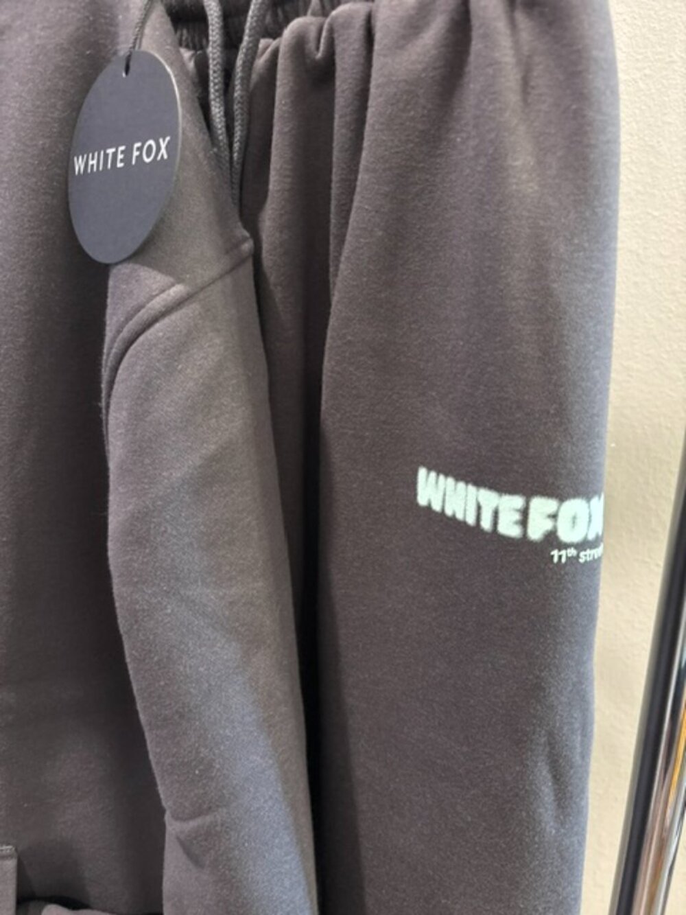 NEW White Fox 11th Street New York Or Nowhere Set Matcha Crumble Size: M - Picture 5 of 5